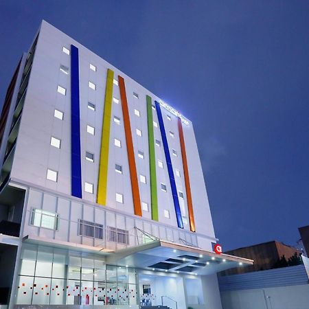 Amaris Hotel Tebet Джакарта Екстериор снимка