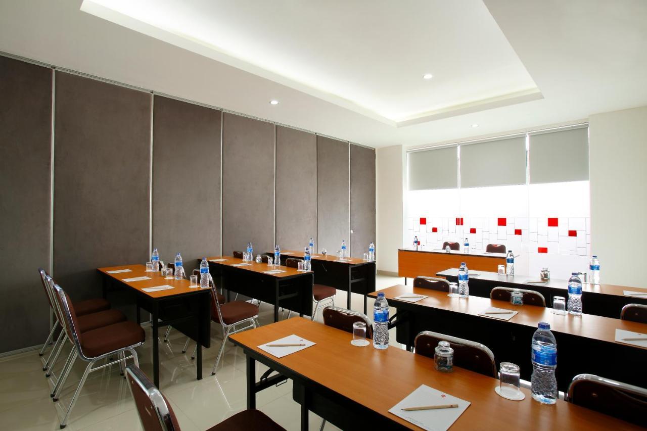 Amaris Hotel Tebet Джакарта Екстериор снимка