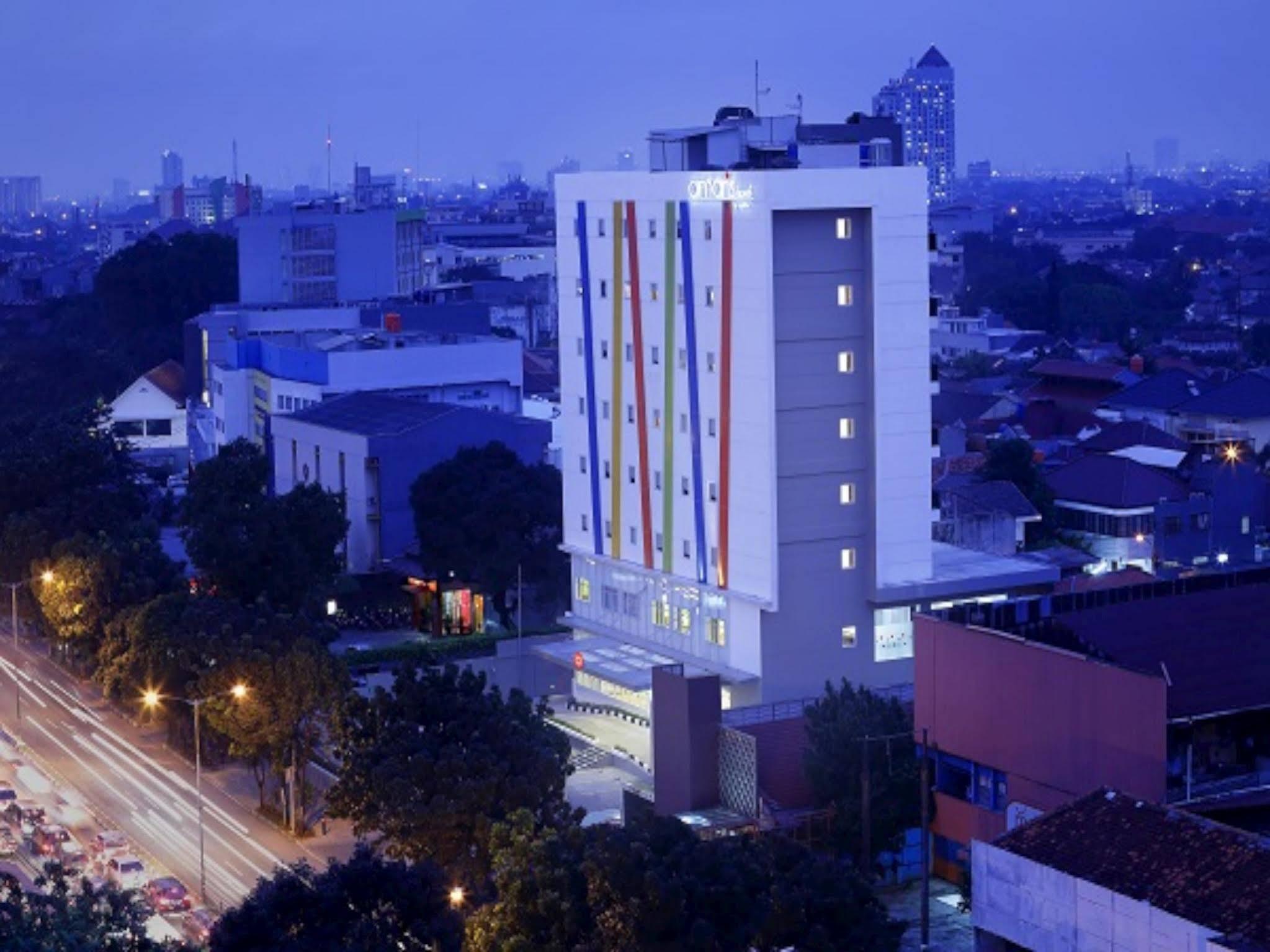 Amaris Hotel Tebet Джакарта Екстериор снимка