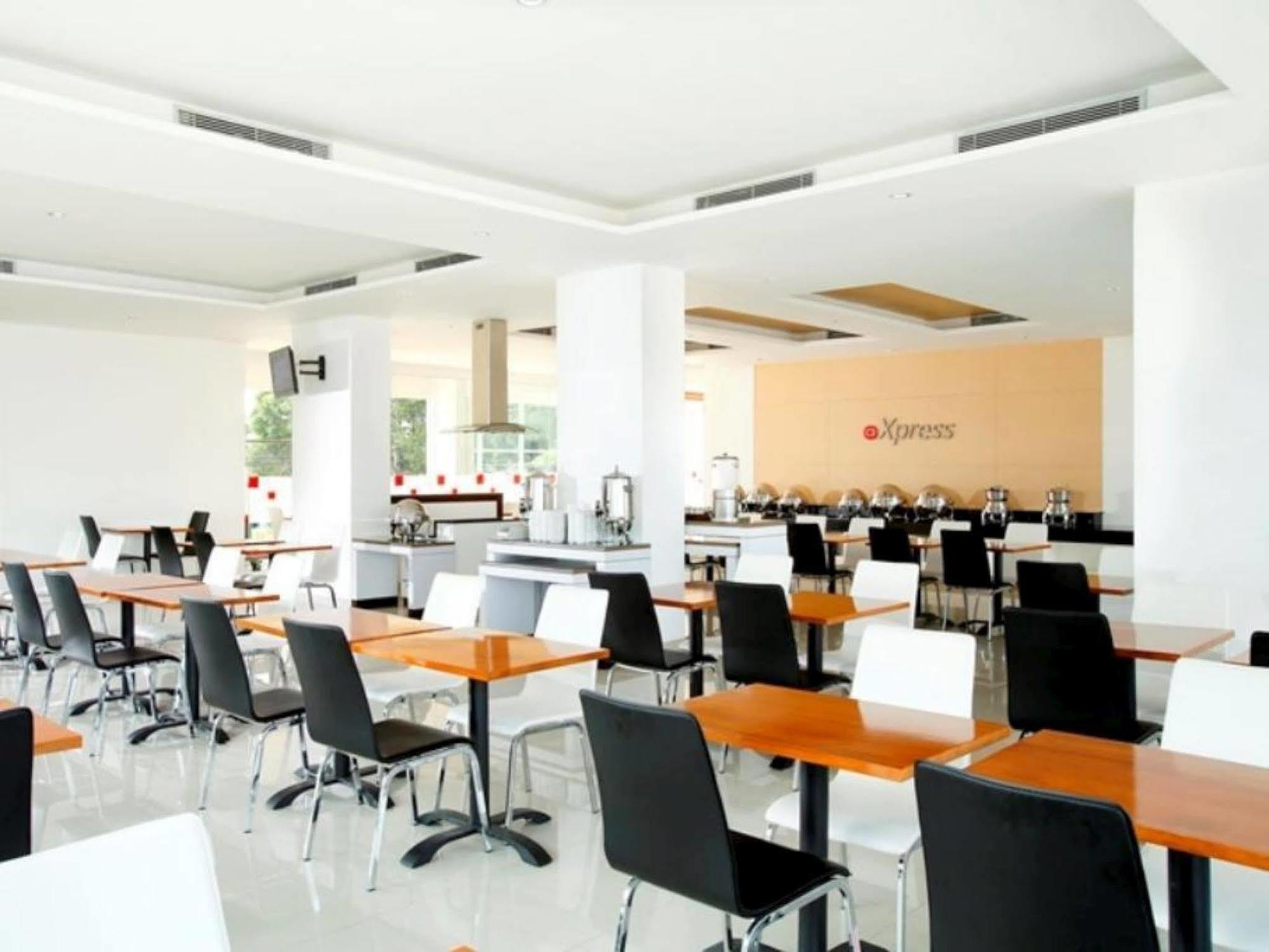 Amaris Hotel Tebet Джакарта Екстериор снимка