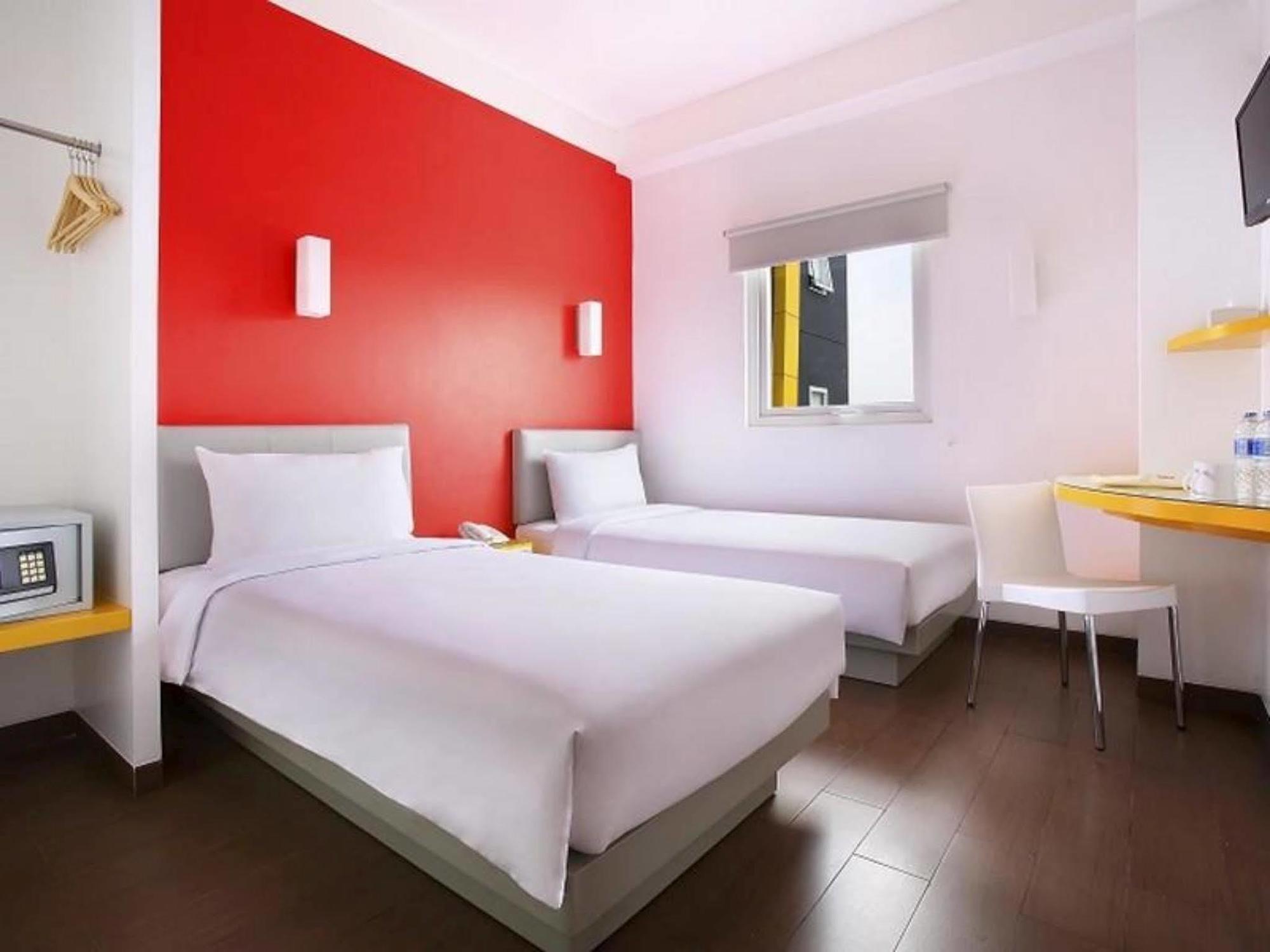 Amaris Hotel Tebet Джакарта Екстериор снимка