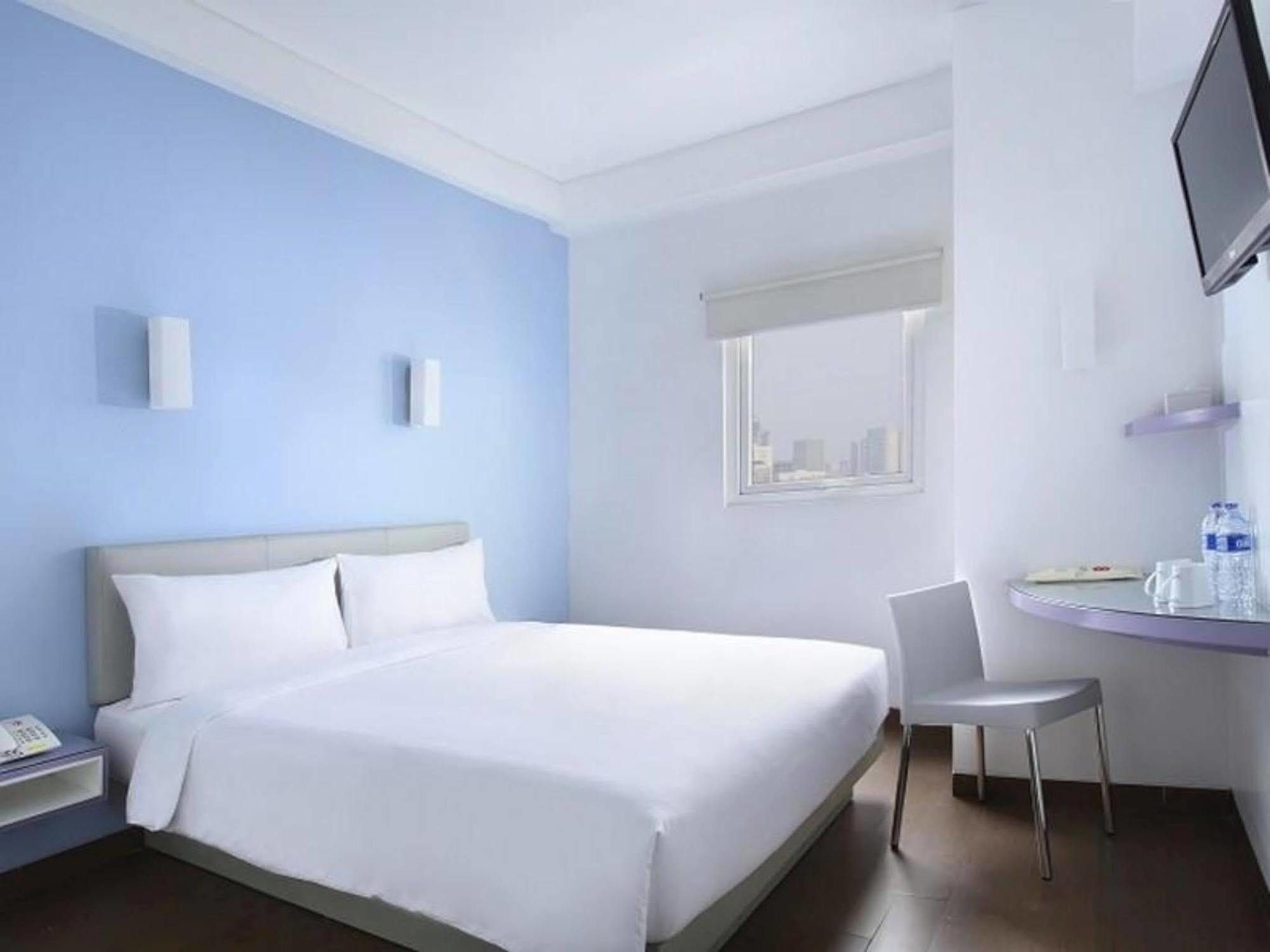 Amaris Hotel Tebet Джакарта Екстериор снимка